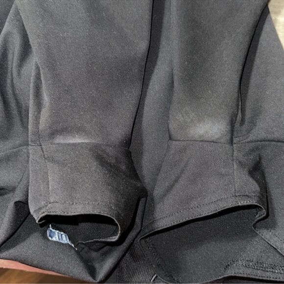 MEDCOUTURE L Touch Black Short Sleeve One Pocket V-Neck Scrub Top - Picture 15 of 15